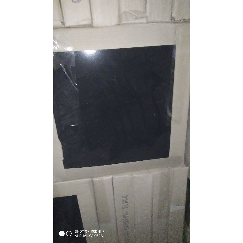 Jual keramik lantai hitam polos ukuran 40x40 glossy | Shopee Indonesia