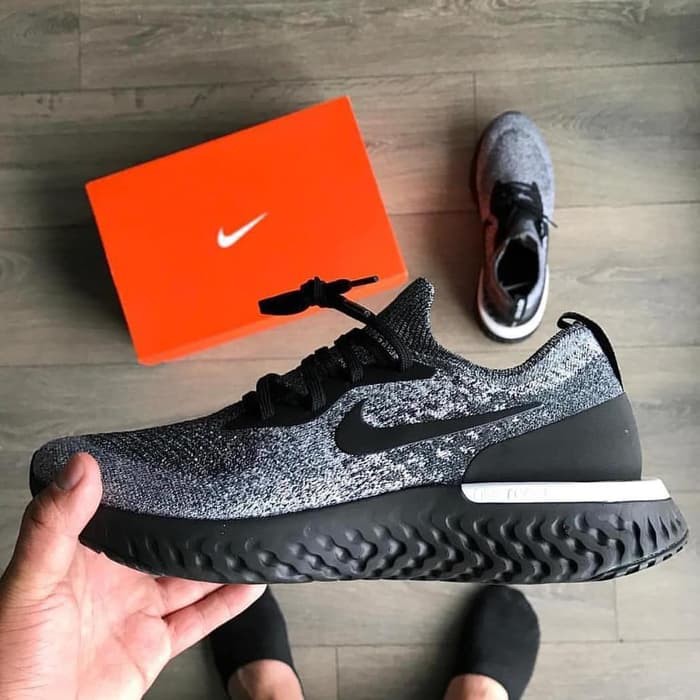 nike epic react flyknit oreo on feet