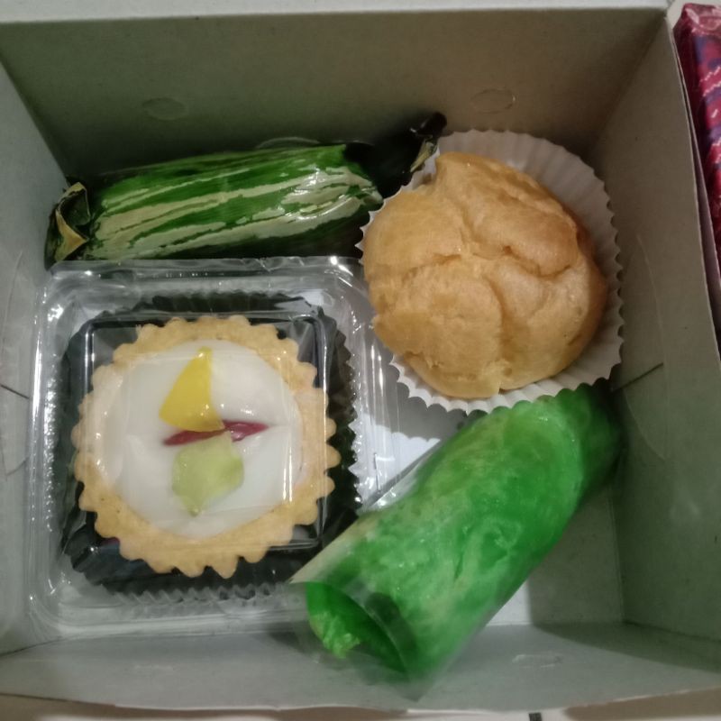 Jual Snack Box Kue Kotak Paket Isi 4 Kue Halal Shopee Indonesia