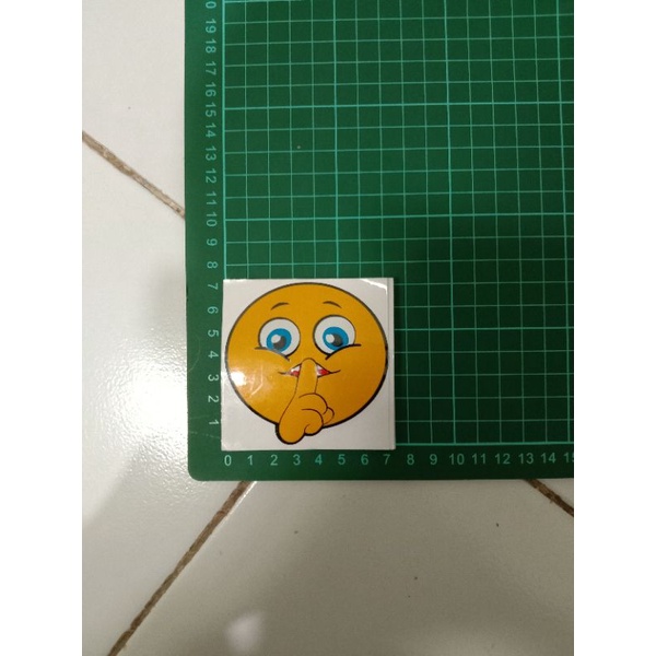 Jual stiker cutting stiker emoticon Shopee Indonesia