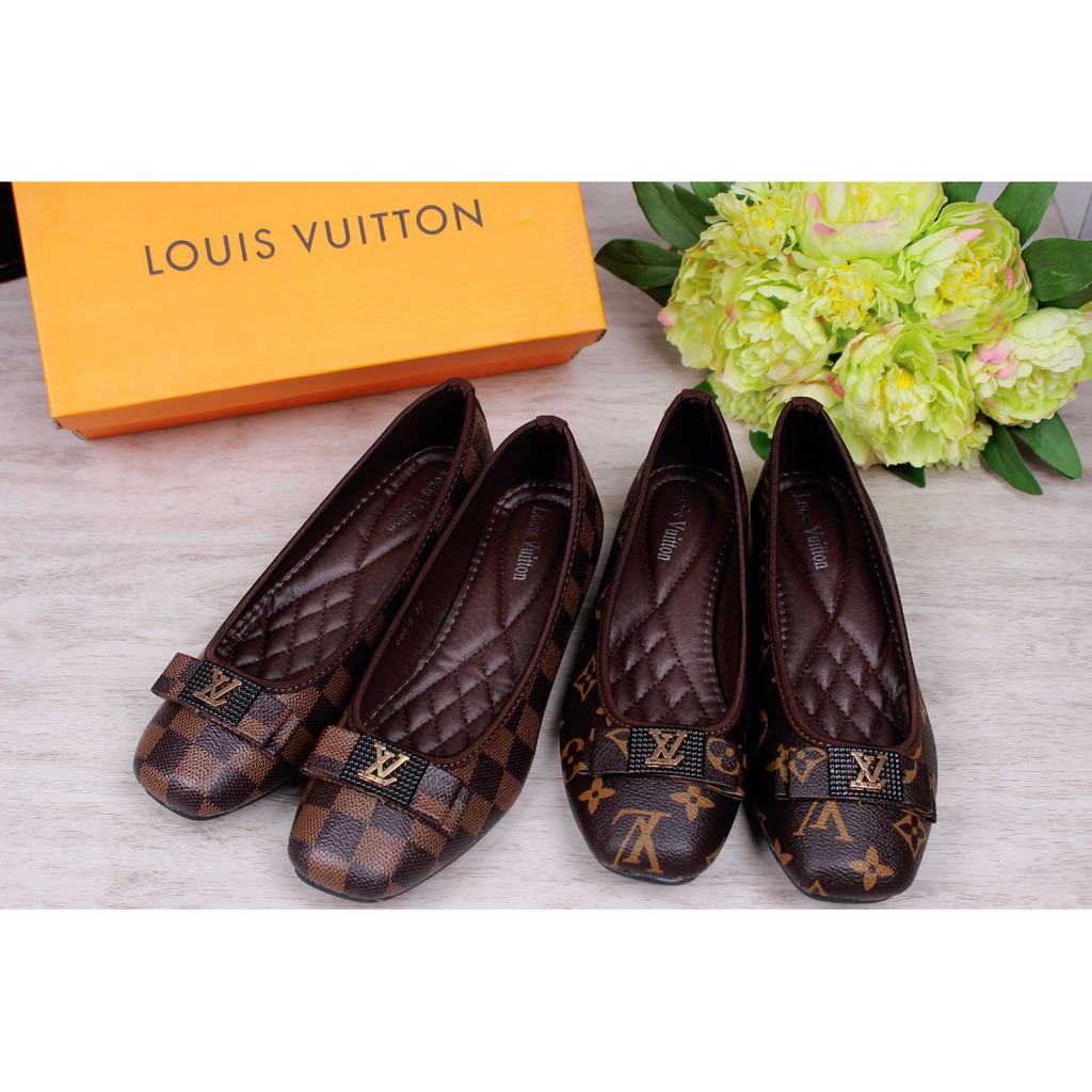 Sepatu Louis Vuitton Female - Hitam ukuran 36 (Brand New)