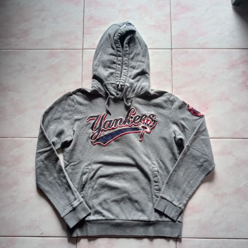 Hoodie Yankess MLB original second #prelovedyankees #yankeespreloved,  Fesyen Pria, Pakaian , Baju Luaran di Carousell