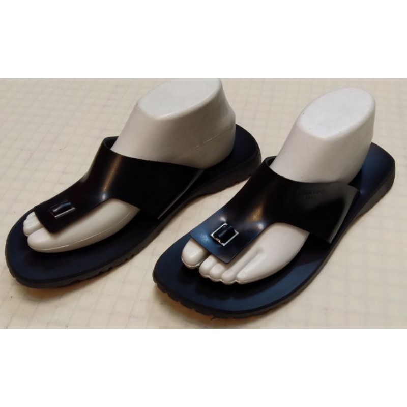 Jual sendal pria asli kulit sapi Pierre cardin | Shopee Indonesia