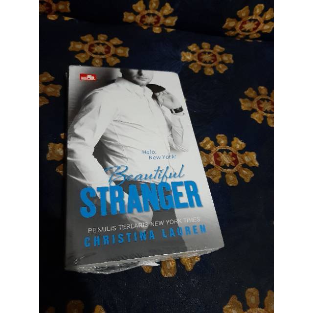 Jual Beautiful Stranger by Christina Lauren | Shopee Indonesia