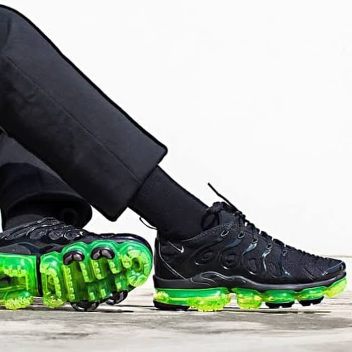 Jual Premium Quality - Sepatu Nike Air Vapormax Plus Black Reflective ...