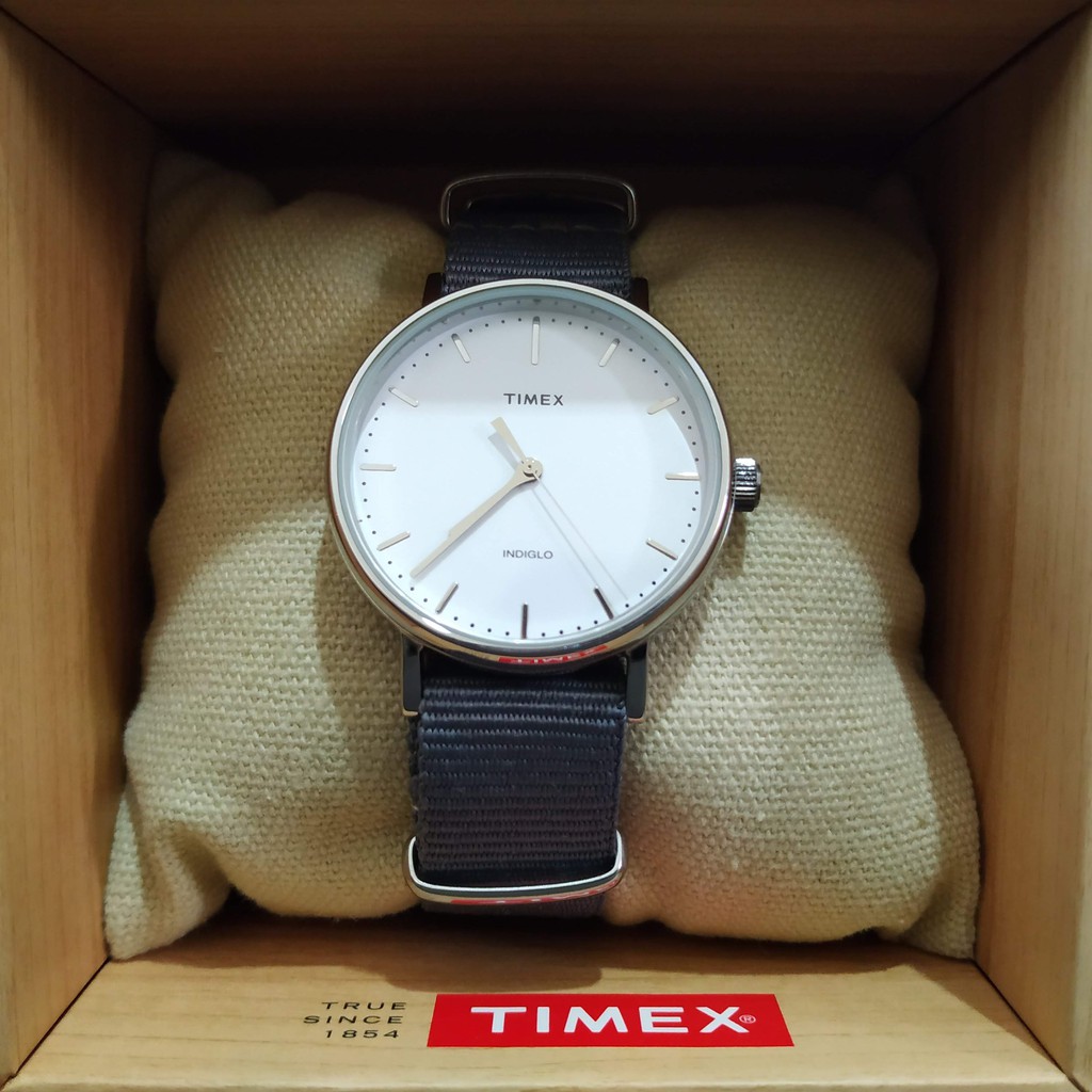 Jual Timex Weekender Fairfield 37mm Mesh Band Watch Silver