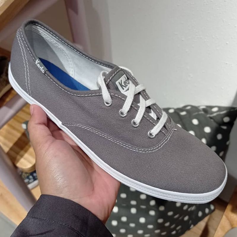 Dark store grey keds