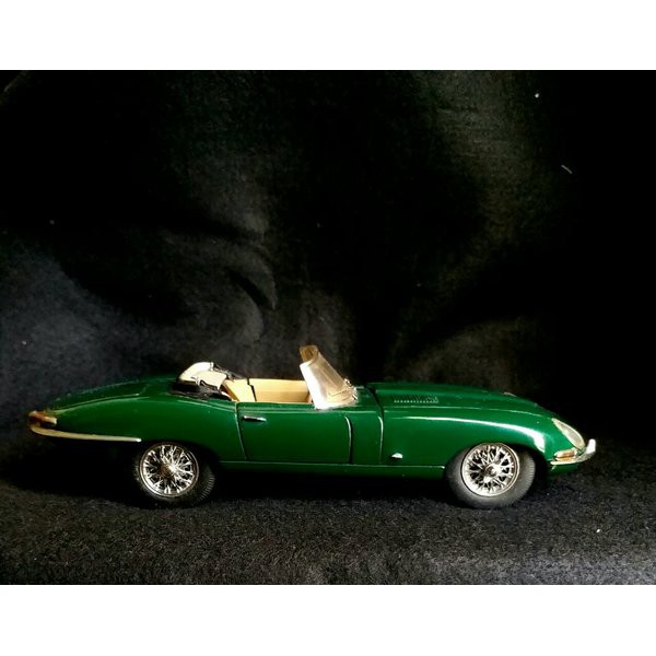 Franklin Mint - Jaguar E-Type Roadster de 1961 - Moldeo por