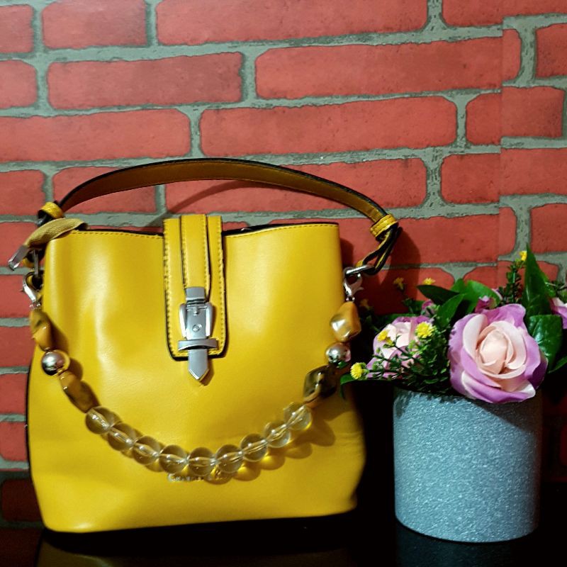 Jual Preloved Tas Pesta Kuning (SOLD) | Shopee Indonesia