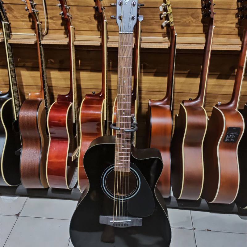 Gitar deals yamaha fs100c