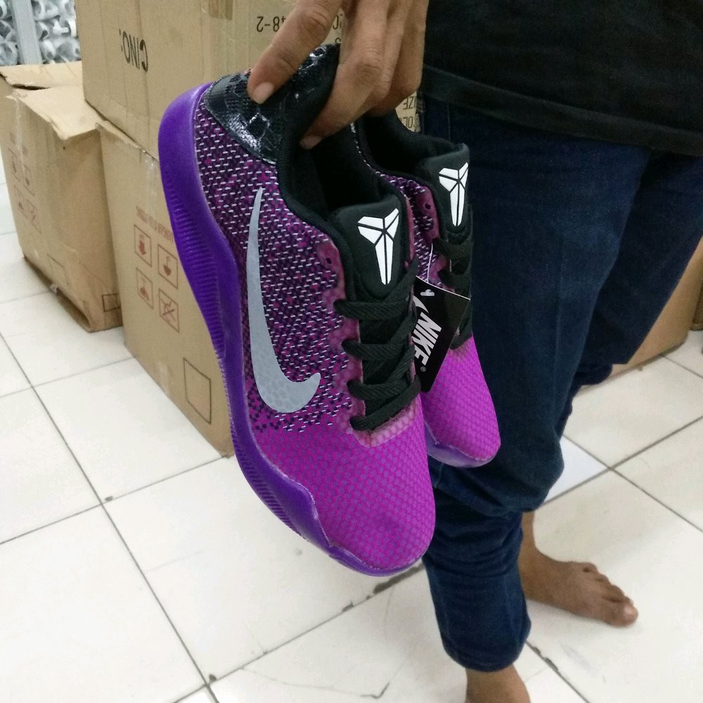 Sepatu basket 2024 kobe 11