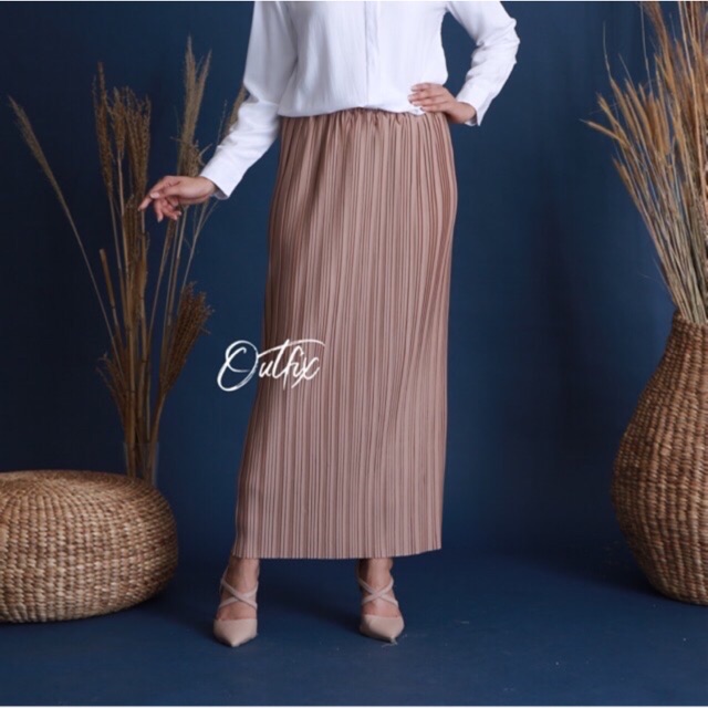 Jual Plisket Skirt On Cream (3) | Shopee Indonesia