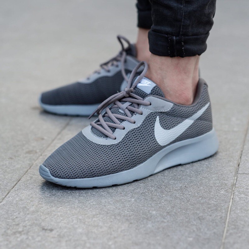 nike tanjun grey