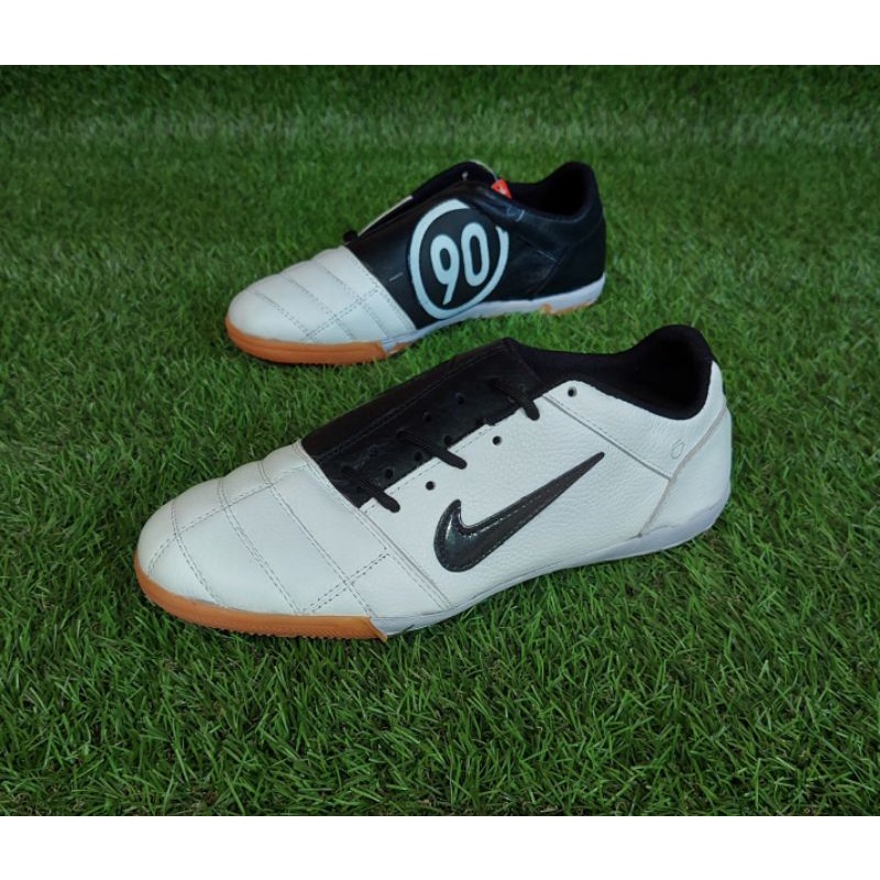 sepatu nike futsal t90