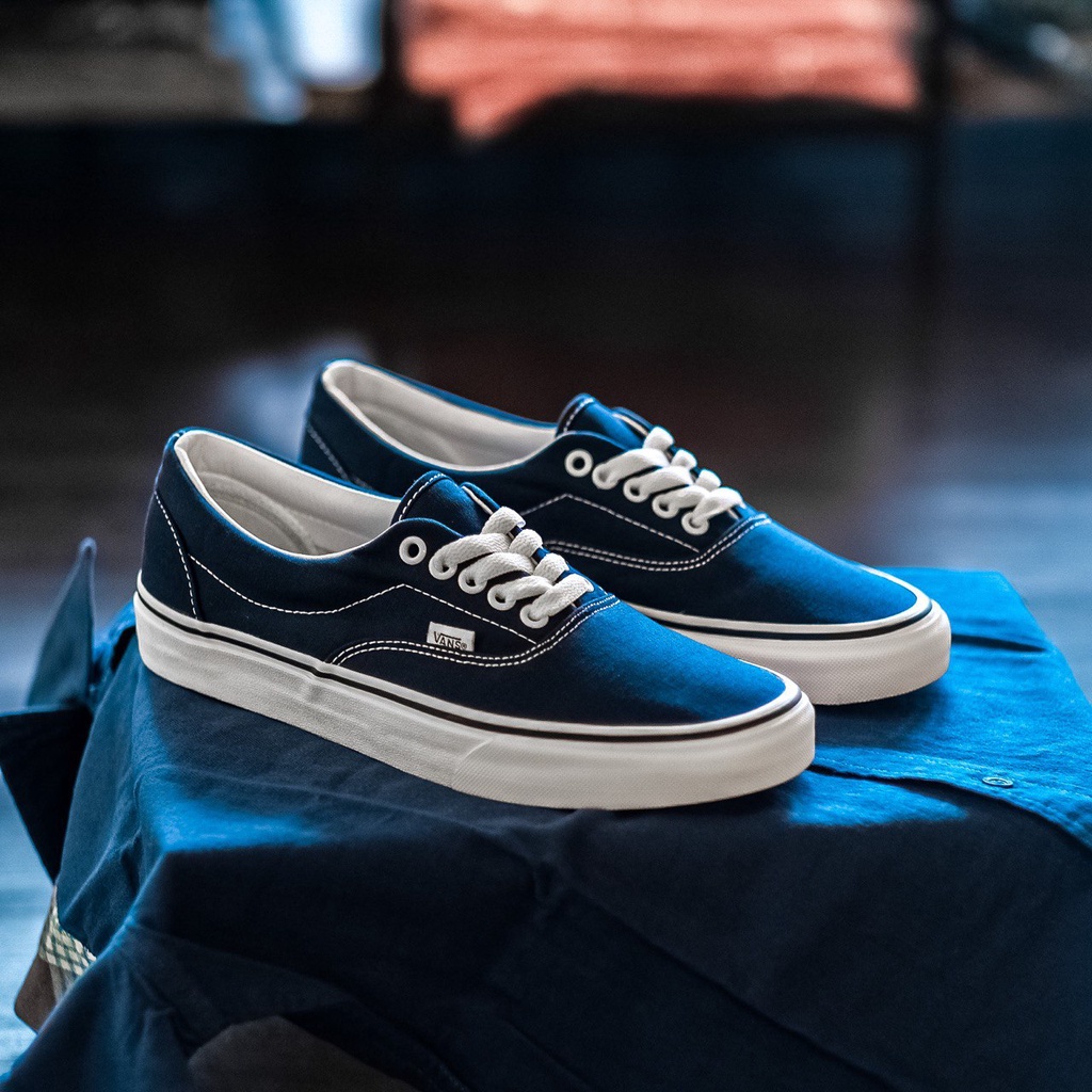 Navy era vans online