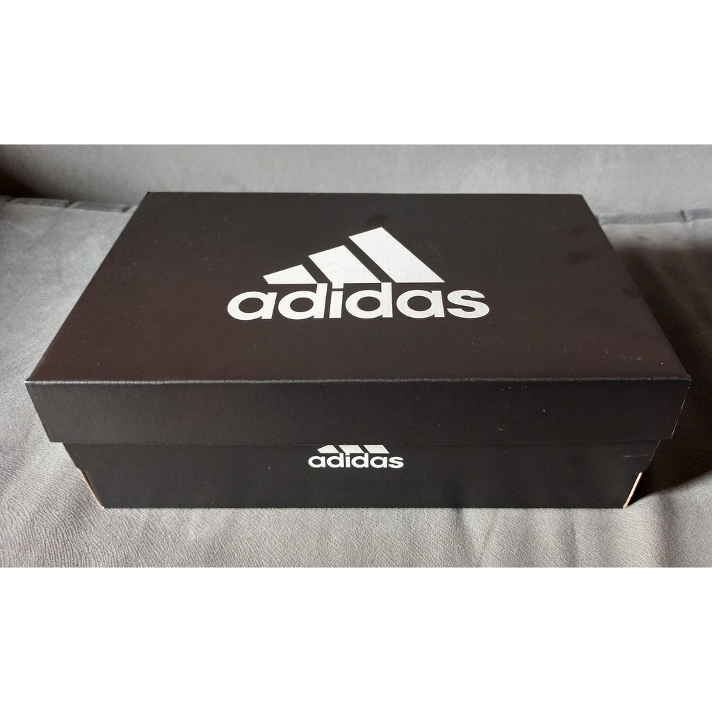 Box sepatu 2025 adidas original