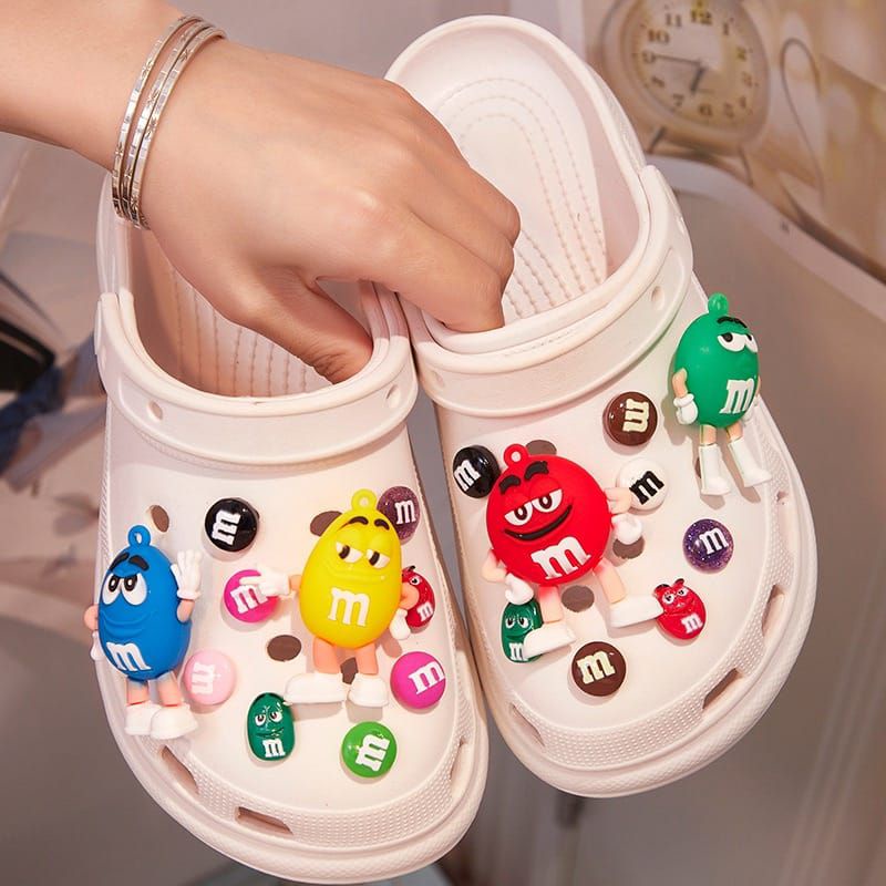 Jual Jibbitz Crocs Charm Edition M And M Friend Pin Sandal Karakter