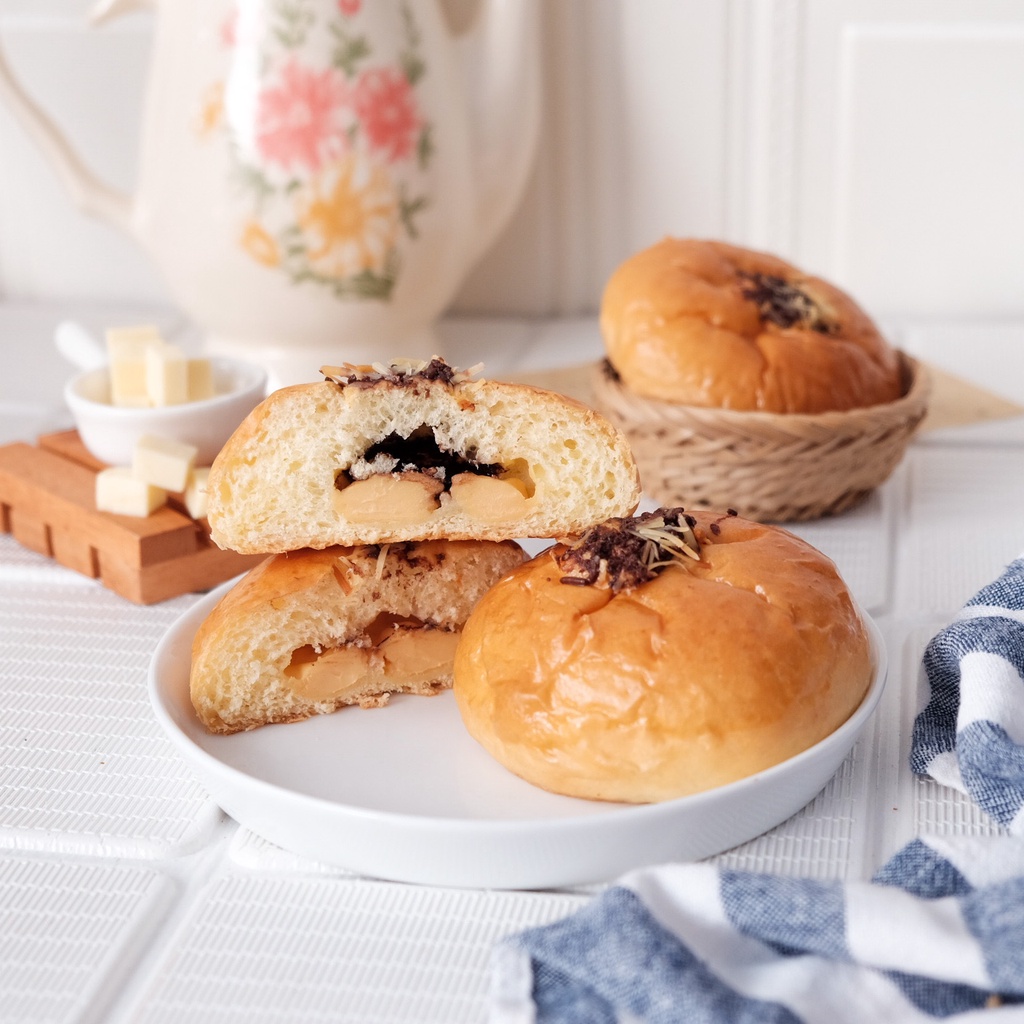 Jual ROTI LYNN'S JAPANESE COTTON BREAD - ROTI COKELAT KEJU | Shopee ...