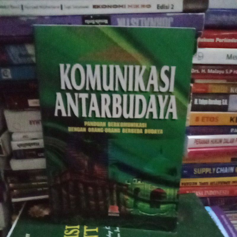 Jual Komunikasi Antar Budaya Panduan Berkomunikasi Dengan Orang Oang ...