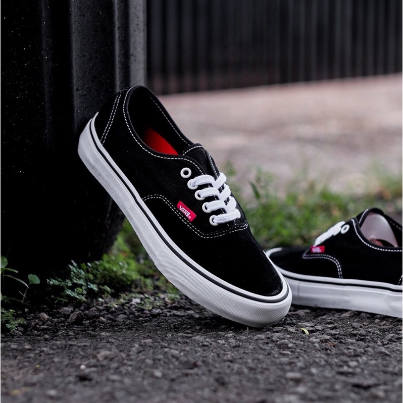 V4NS AUTHENTIC PRO BLACK WHITE ORIGINAL 100