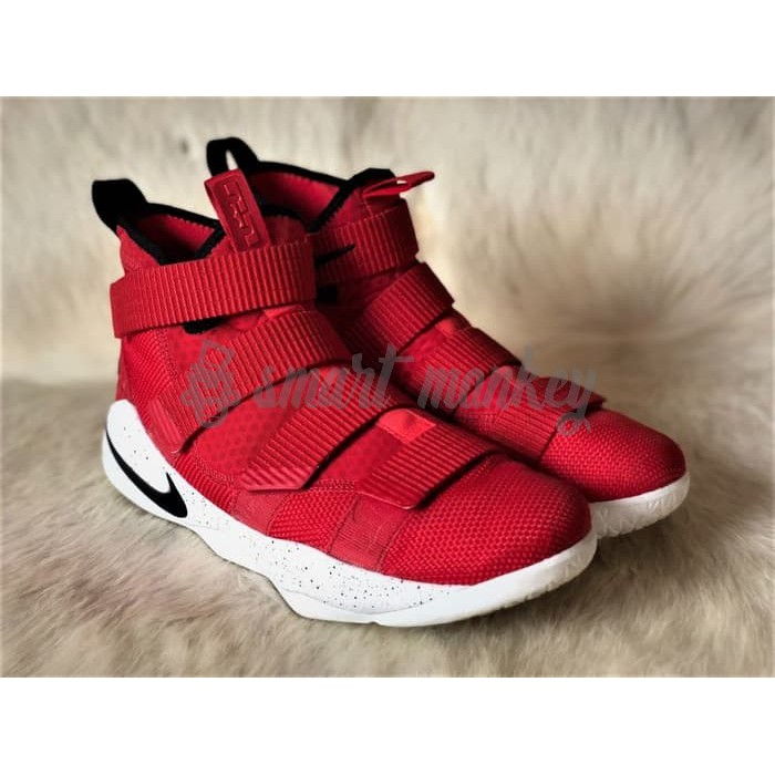 Harga nike best sale lebron soldier 11