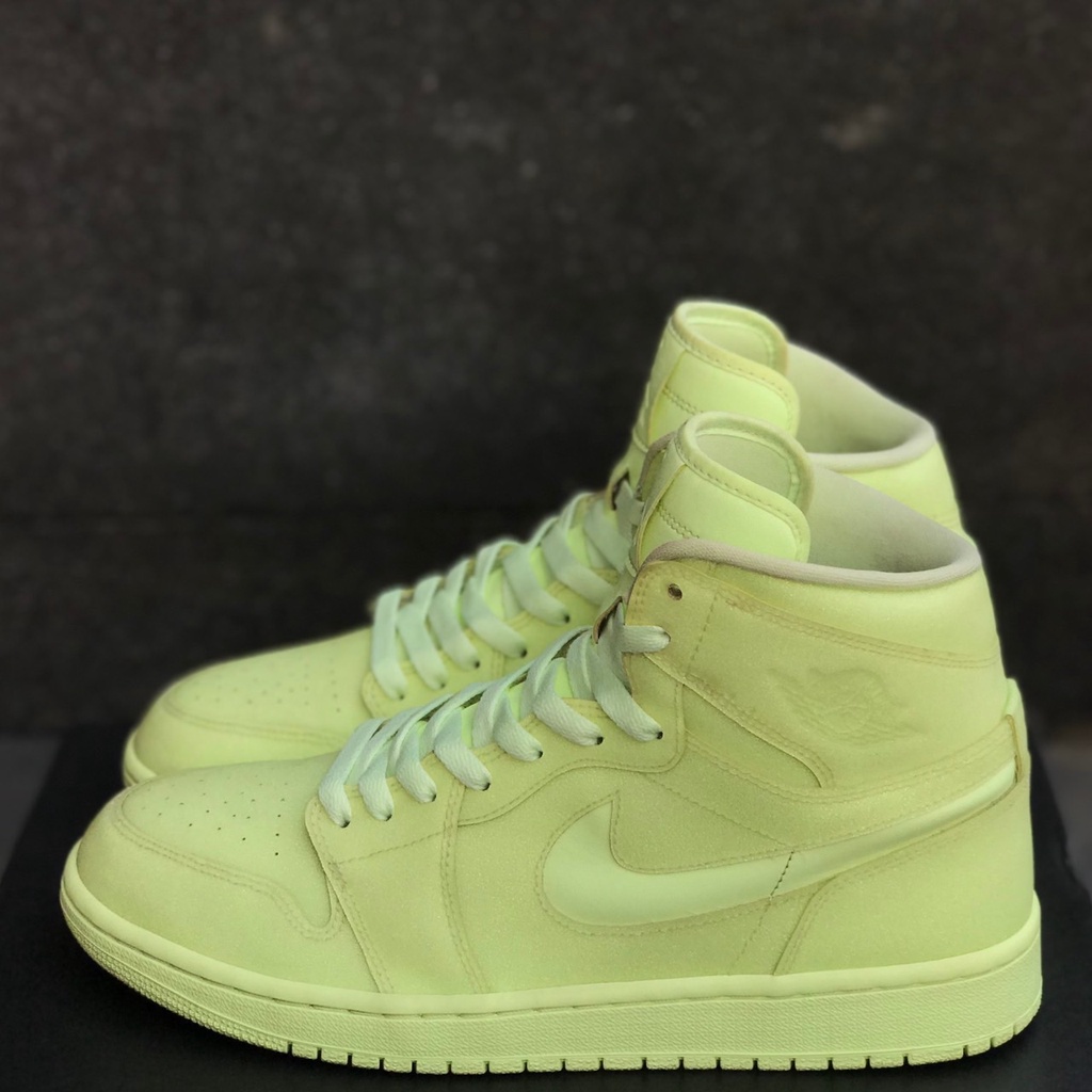 air jordan 1 high barely volt