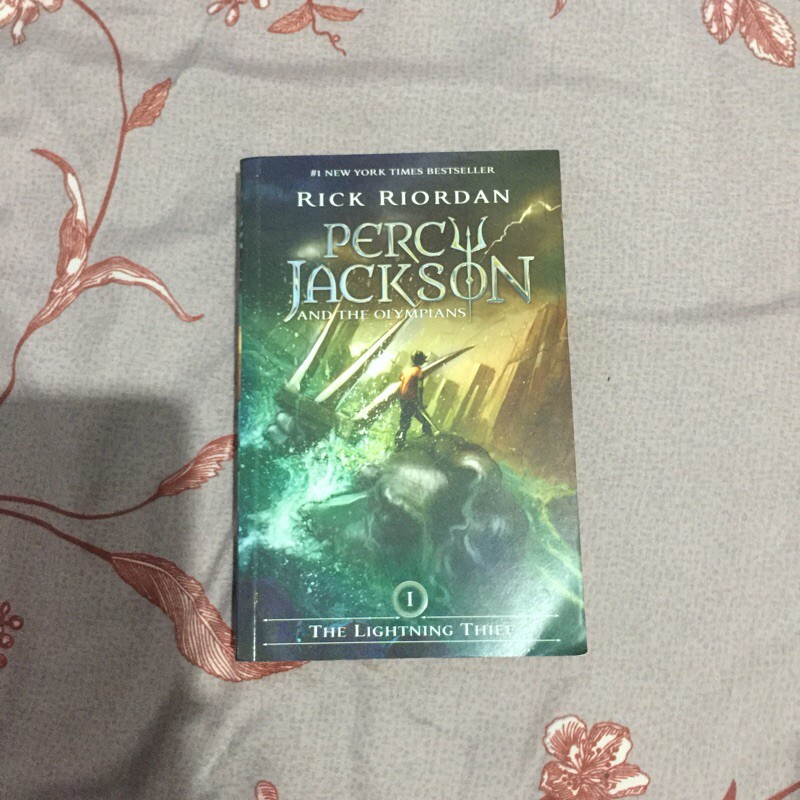 Jual Novel Percy Jackson And the Olympians : The Lightning Thief ...