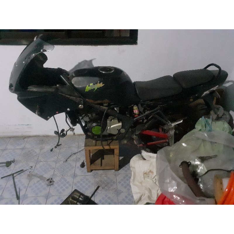 Jual sasis swing arem set engine glundung original copotan ninja rr ...