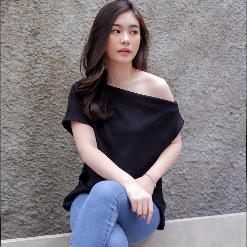 Jual SHERLY ONE SHOULDER TOP SABRINA [BISA COD]* | Shopee Indonesia