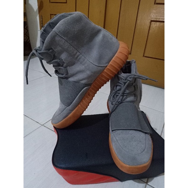 Adidas yeezy 2025 boost 750 indonesia