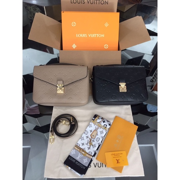 Louis Vuitton Metis Handbag 399847