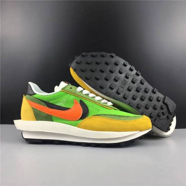 Nike waffle sacai outlet green