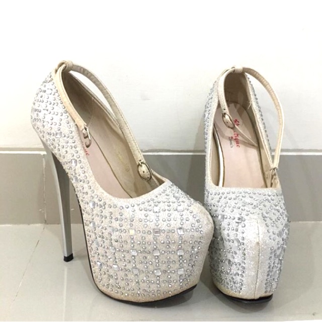 Sepatu high best sale heels 20 cm