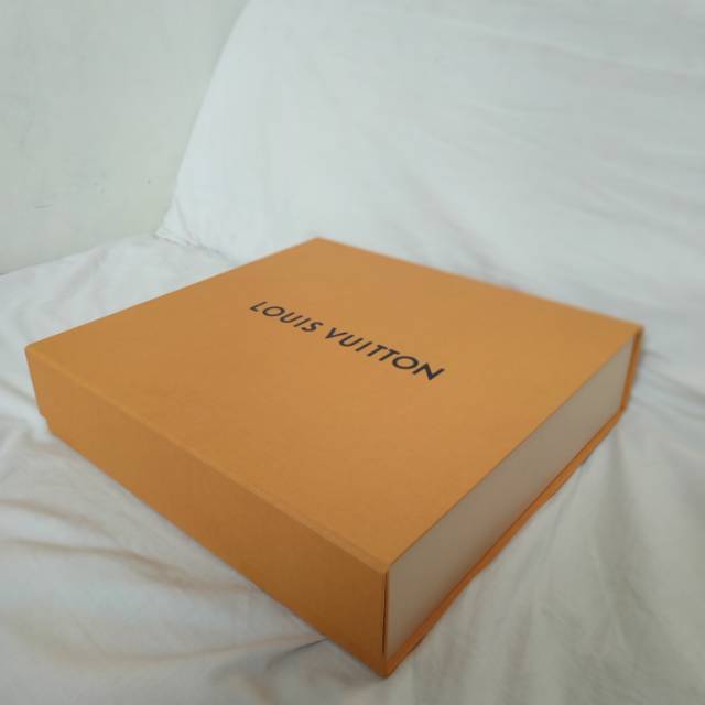 Jual Box / Kotak Louis Vuitton Original store big size - Kota