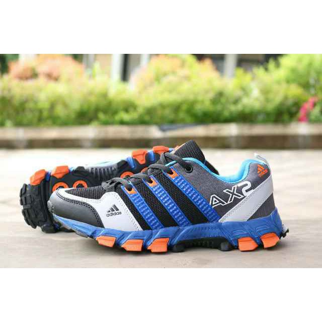 Memilih Sepatu Impian: Panduan Lengkap Membeli Sepatu Online di Toko Terpercaya