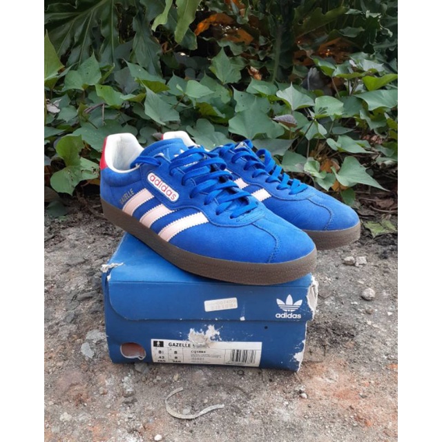 adidas gazelle silver green womens Black adidas Gazelle Manchester United main image 1