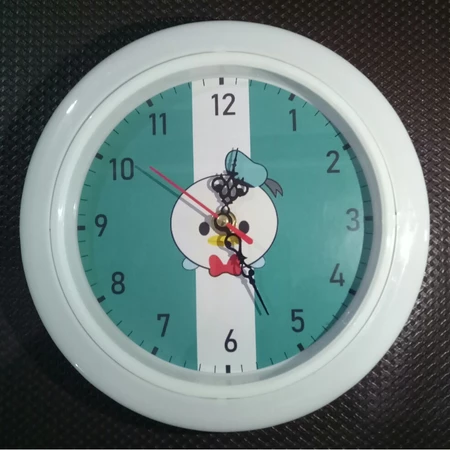 Jam dinding 21cm Tsum Duck