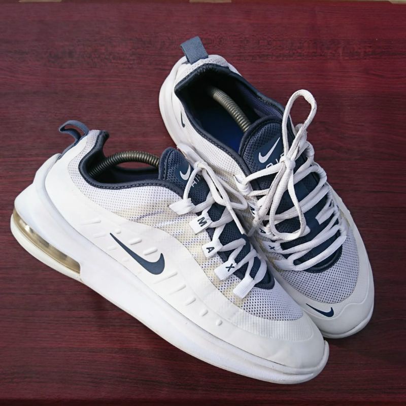 Nike air max discount axis blue and white