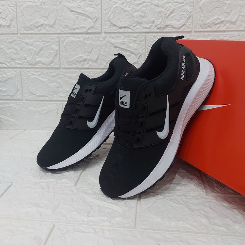 Jual Produk Sepatu Sneaker Nike Pria Termurah dan Terlengkap November 2023