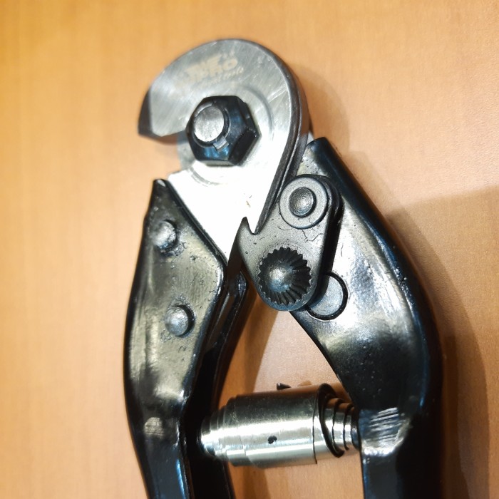 Jual TANG POTONG SELING BAJA / WIRE ROPE CUTTER / UKURAN 9
