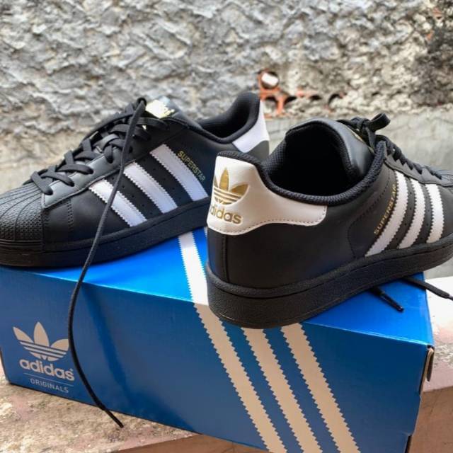 Jual Sepatu Adidas Superstar Black&White Original/Preloved sneakers/Second  more like new/shoes/ORI | Shopee Indonesia