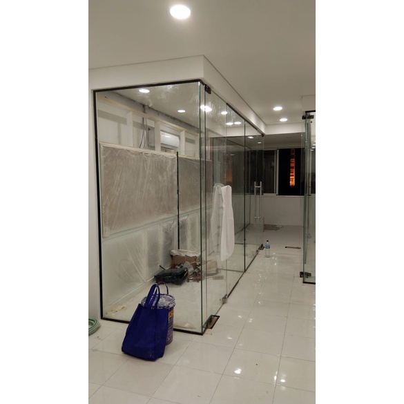 Jual Kaca untuk partisi tempered clear 10mm per M2 | Shopee Indonesia