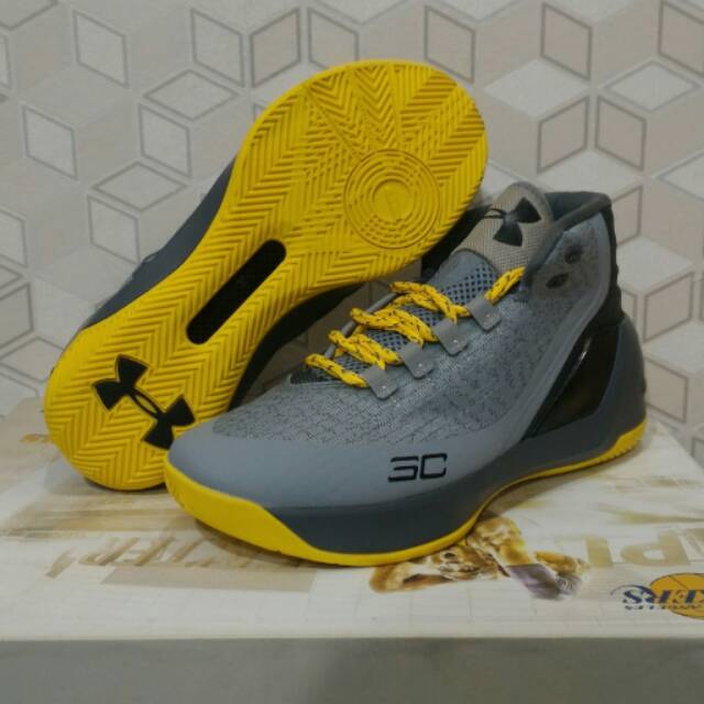 Sepatu under armour curry hot sale 3