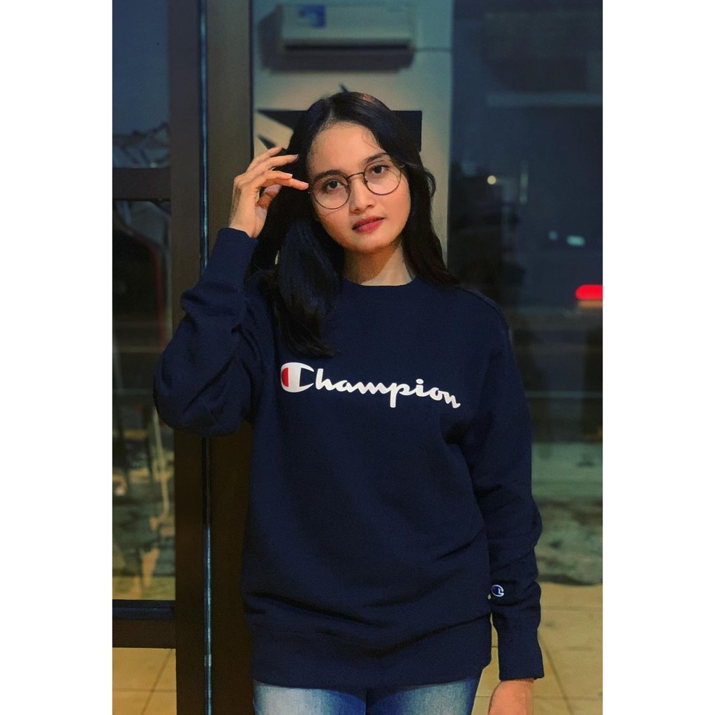 Jual Champion Biru Navy Logo Tulisan Crewneck Sweatshirt Basic Navy Original crew neck unisex sweater Shopee Indonesia