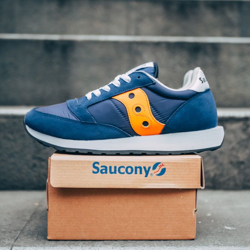 Sepatu saucony shop