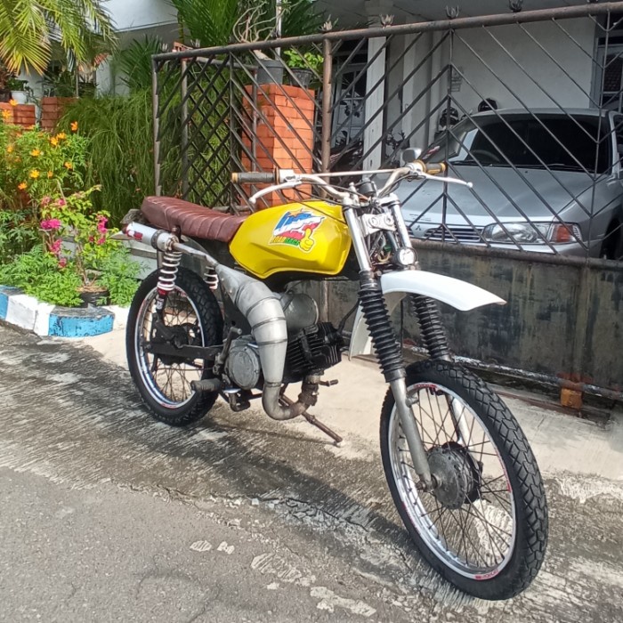 suzuki a100 trail vintage