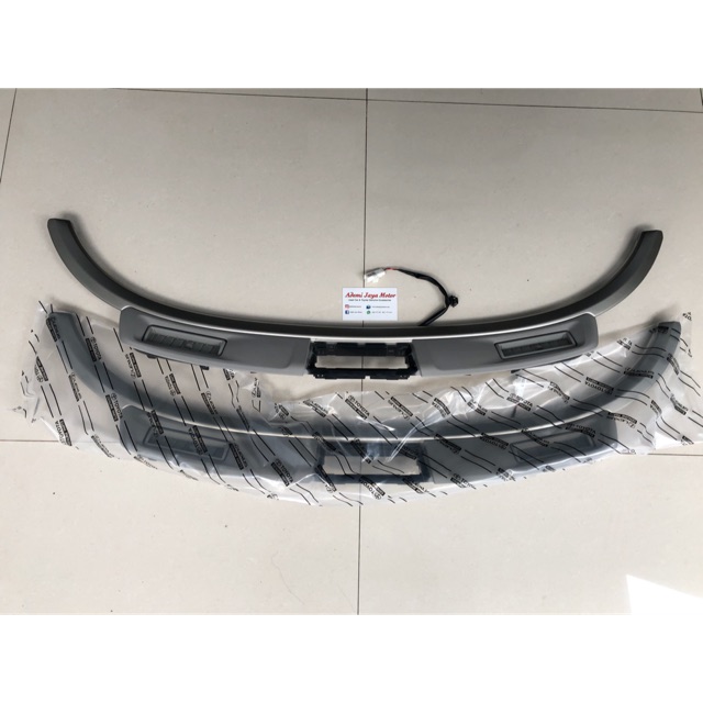 Jual Lampu Plafond Innova reborn Q / Venturer Original | Shopee Indonesia