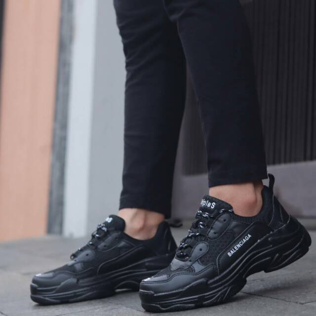 Balenciaga triple s full black deals