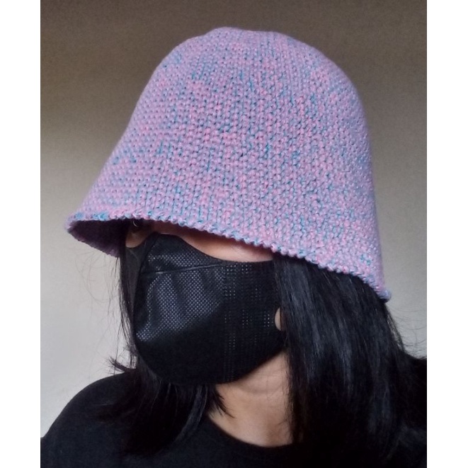 Jual Two-tone Korean Style Crochet Bungee Bucket Hat | Topi Rajut dua ...