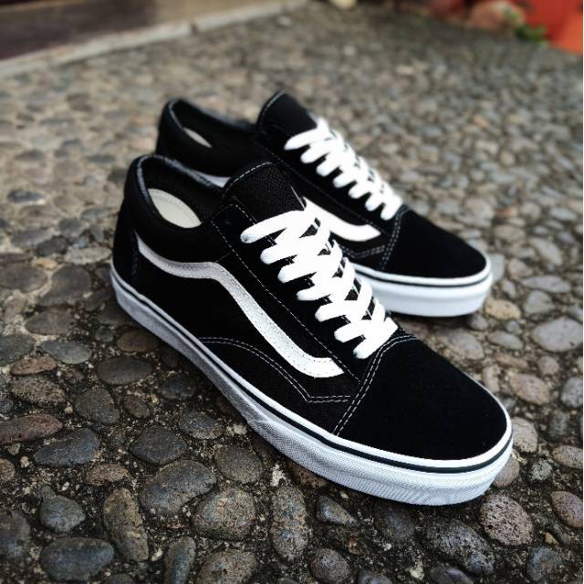 Jual VANS OLDSCHOOL BLACK WHSEPATU VANS AUTHENTIC FULL BLACK HITAM ...